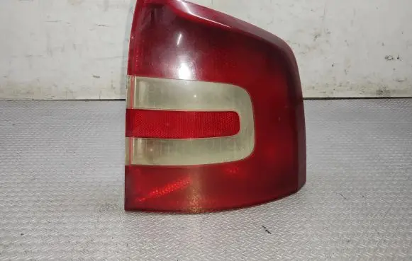 Skoda Octavia Mk2 (1Z) Rear/tail lights 1Z9945258