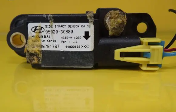 KIA Magentis Airbag deployment crash/impact sensor 95920-2C100