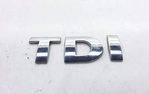 Volkswagen PASSAT B5 Manufacturers badge/model letters 