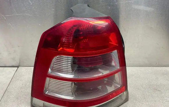 Opel Zafira B Rear/tail lights 13305774