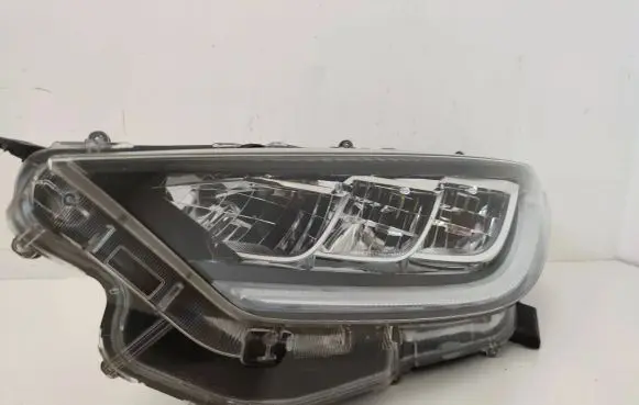 Toyota Yaris XP210 Headlight/headlamp 27583L K08