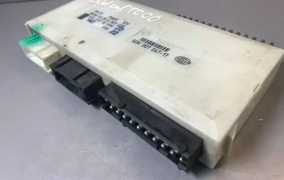 BMW 5 E39 Comfort/convenience module 6901228 61356901228 12037310