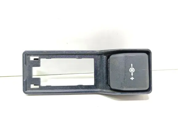 BMW 1 E81 E87 Cigarette lighter rear 6949439