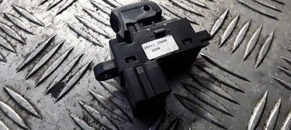 Nissan Qashqai Electric window control switch 25411JD000