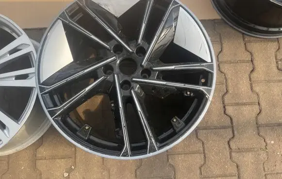 Audi e-tron R21 alloy rim 