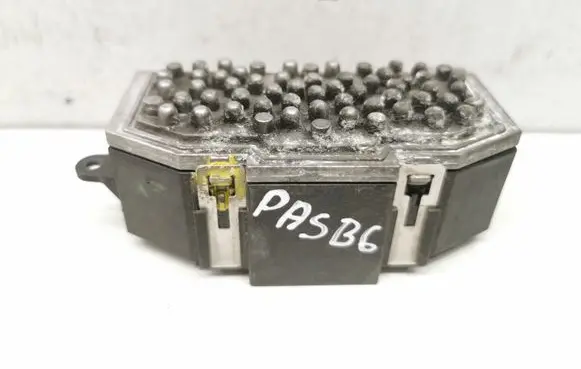 Volkswagen PASSAT B6 Heater blower motor/fan resistor 3C0907521