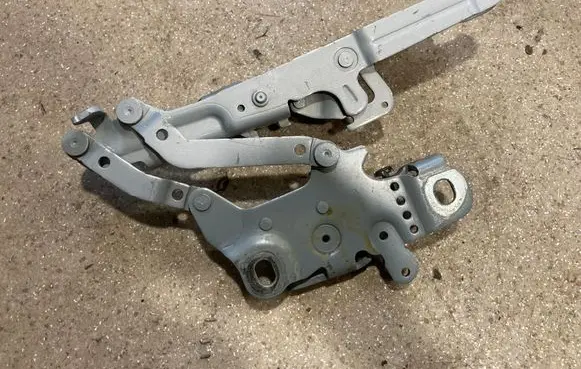 BMW 2 F22 F23 Engine bonnet/hood hinges 7239416