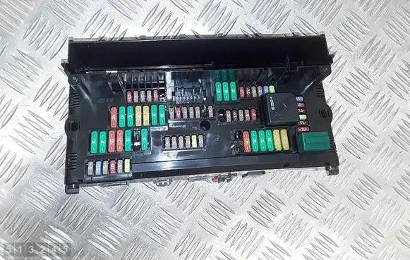 BMW 5 F10 F11 Fuse module 925281503