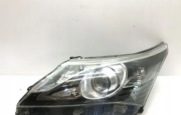 Toyota Avensis T270 Headlight/headlamp L601X