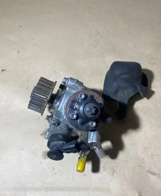 Ford Focus Fuel injection high pressure pump 0445010592 9811347280 12170626