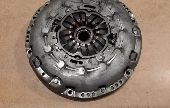Toyota Avensis T270 Clutch set kit LUK