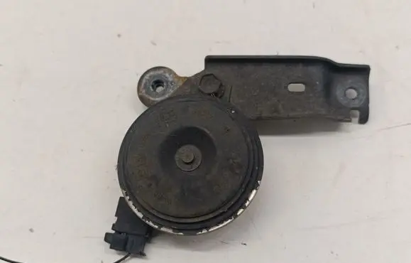 Toyota Yaris XP210 Horn signal 865200D050
