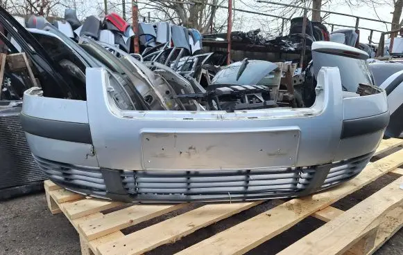 Volkswagen PASSAT B5.5 Front bumper