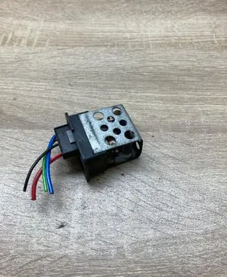 Opel Zafira A Coolant fan relay 90559834