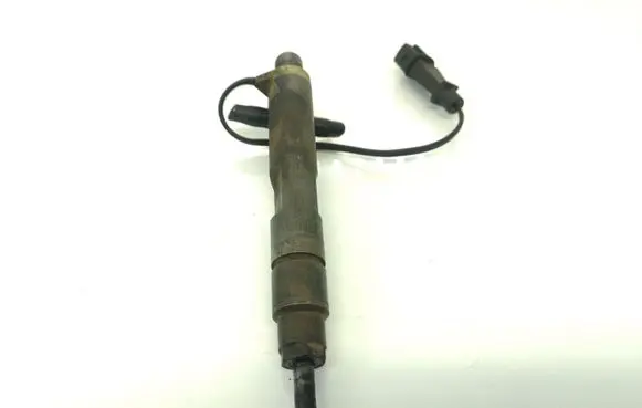 Fuel injector