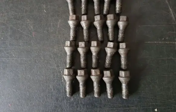 BMW 5 E60 E61 Nuts/bolts 6781150