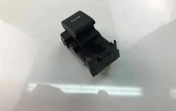 Toyota Auris 150 Other switches/knobs/shifts 192801