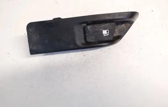 Toyota Prius (XW20) Fuel tank opening switch 