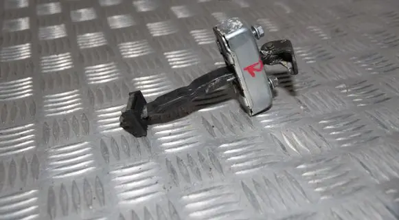 Toyota Land Cruiser (J120) Front door check strap stopper 6861060101