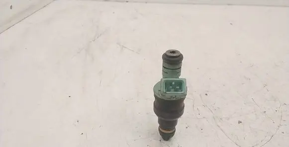BMW 5 E39 Fuel injector 0280150415