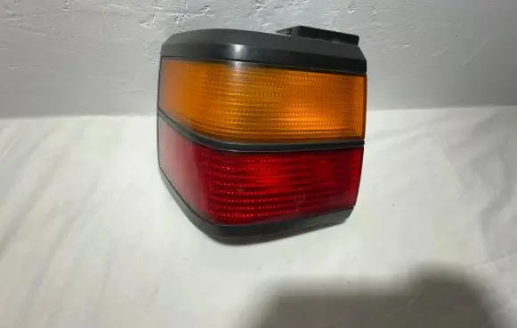 Volkswagen PASSAT B4 Rear/tail lights 357945111