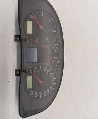 Volkswagen PASSAT B5 Speedometer (instrument cluster) 3B0920822AX 110208961