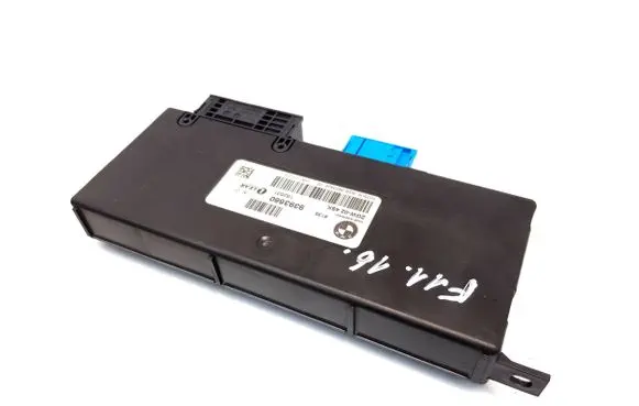 BMW 5 F10 F11 Gateway control module 9393660 162631