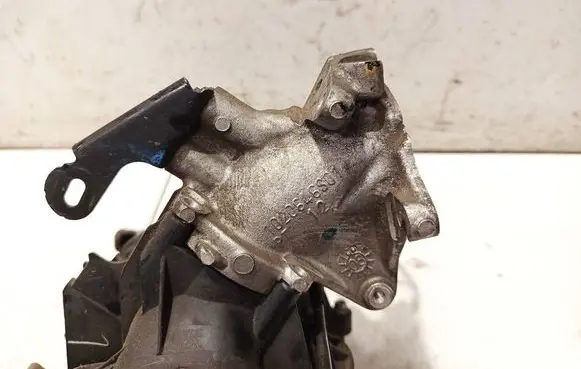 Land Rover Freelander 2 - LR2 Throttle valve 1020646s01
