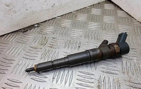 BMW X5 E53 Fuel injector 7785984 0445110047