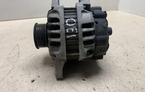 Hyundai i30 Generator/alternator 373002B101 2655447