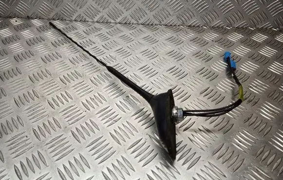 Opel Zafira B Aerial antenna filter 013171967