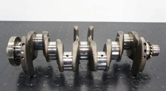 Volkswagen PASSAT B8 Crankshaft 038101AA