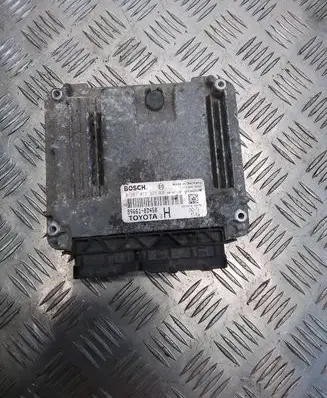 Toyota Yaris Engine control unit/module 896610D450 0281012322
