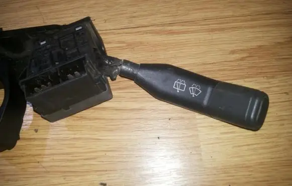 Renault 19 Wiper control stalk 61570012