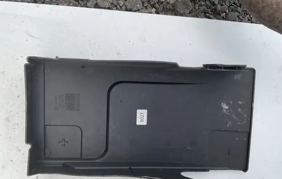 Opel Insignia A Battery box tray cover/lid 20978027 312632764