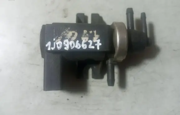 Volkswagen Golf V Turbo solenoid valve 1J0906627