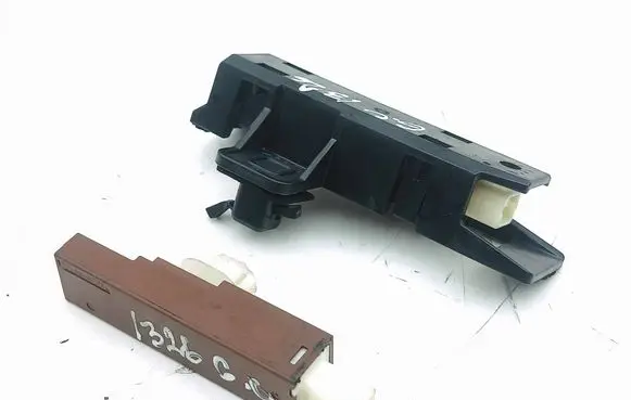 Toyota Prius (XW50) Aerial antenna amplifier b67131 05981