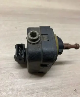 Toyota RAV 4 (XA30) Headlight level adjustment motor 