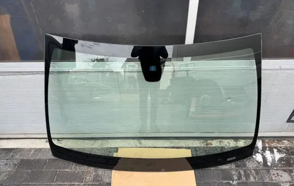 Mercedes-Benz C W205 Front windscreen/windshield window 