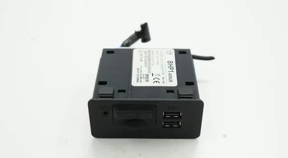 Mazda 3 III USB socket connector BHP1669U0ACR BHP1669U0