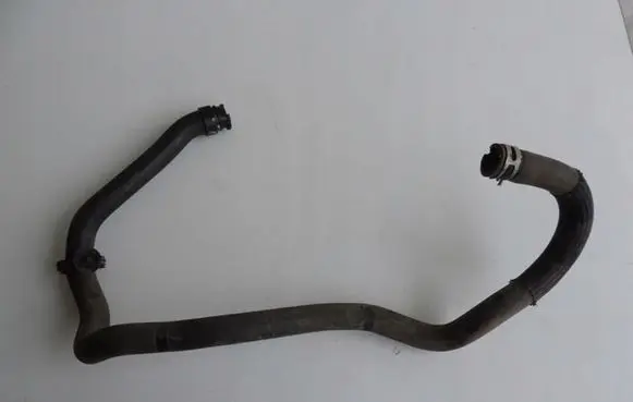 Opel Crossland X Engine coolant pipe/hose 9675831380