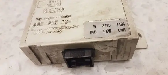 Audi A4 S4 B5 8D Immobilizer control unit/module 4A0953234 7631951186