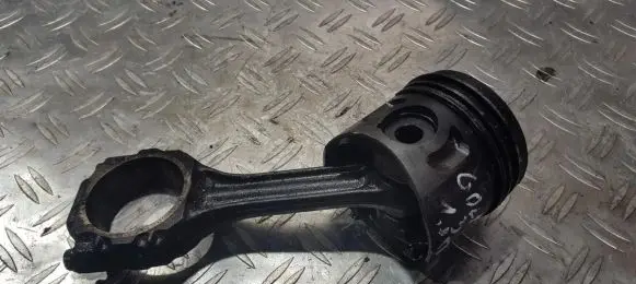Volkswagen Golf III Piston with connecting rod