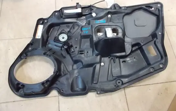 Mazda 6 Front window lifting mechanism without motor