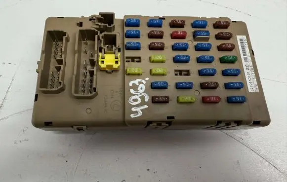 Subaru Outback Fuse module 82201AG01022 62201AG010 511269