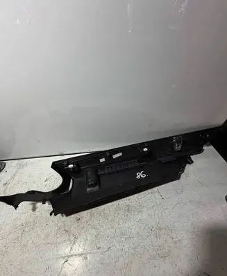 Skoda Superb B6 (3T) Parcel shelf load cover mount bracket 3T9867762