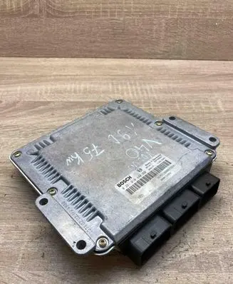 Volvo S40, V40 Engine control unit/module ECU HOM8200065994 0281010440