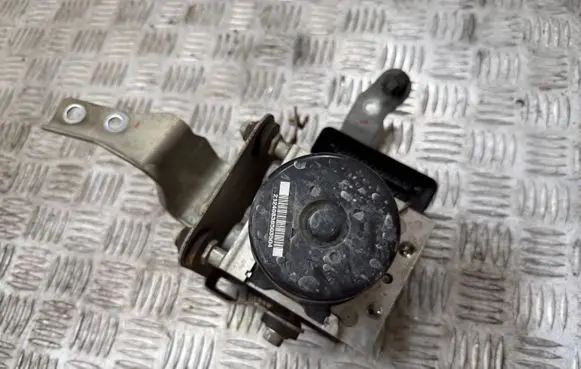 Peugeot 4007 ABS Pump 4670A544