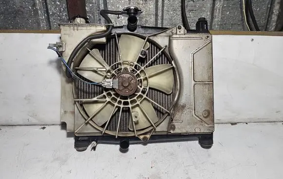 Toyota Yaris Radiator set 