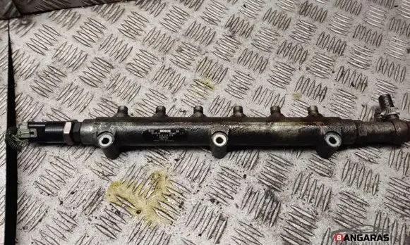 Volvo XC70 Fuel main line pipe 0445215010
